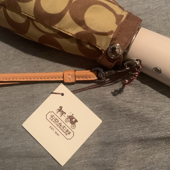 NWT  Coach Uv Protection Signature Mini Umbrella - Picture 3 of 6